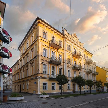 Otava - Vedlejsi Budova Frantiskovy Lazne Bagian luar foto