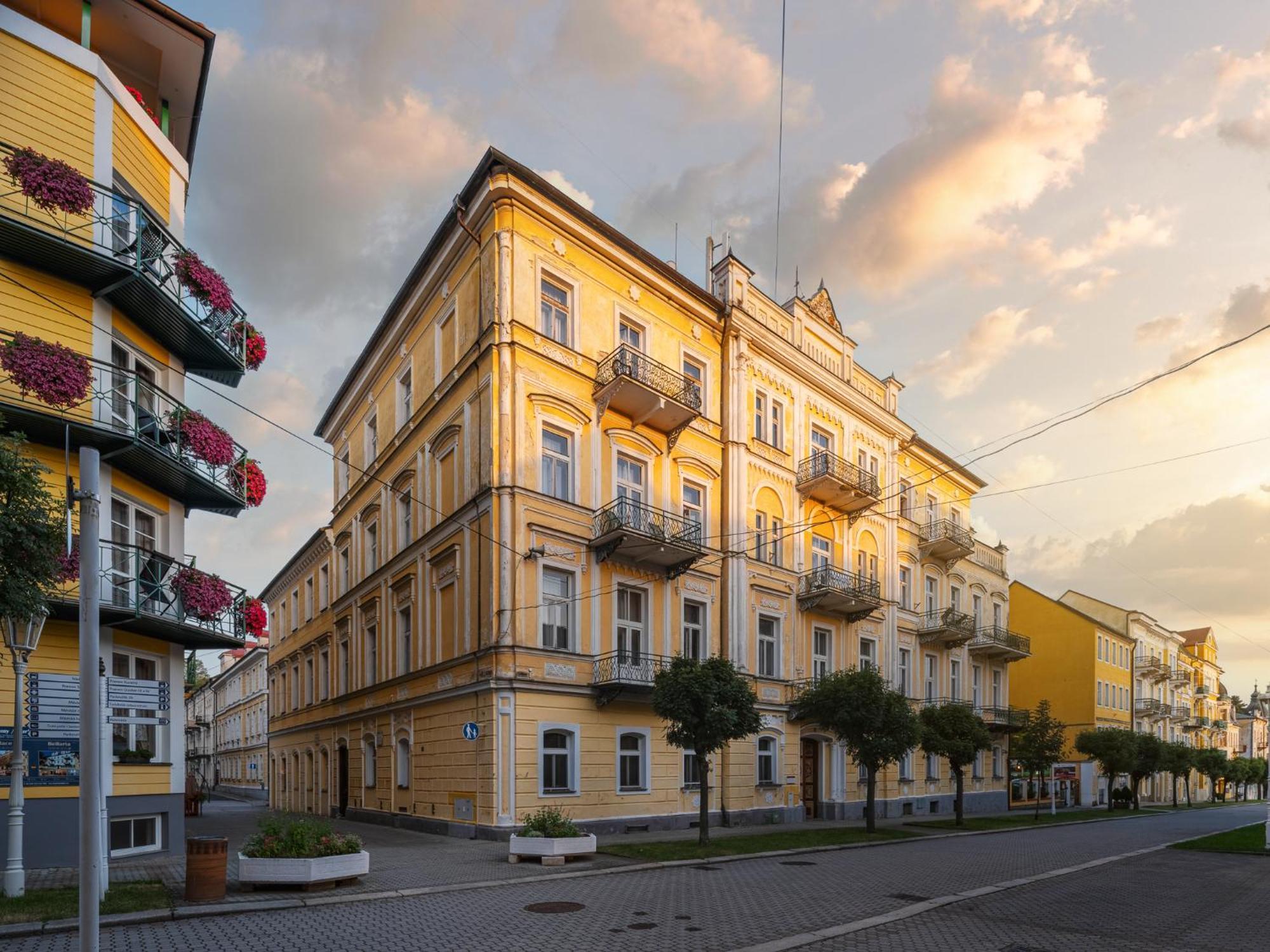 Otava - Vedlejsi Budova Frantiskovy Lazne Bagian luar foto